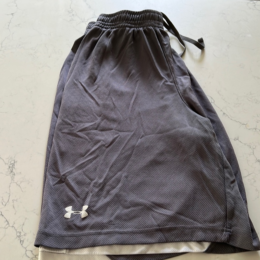 Men’s under armor, athletic shorts